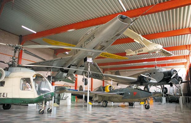 Halle Flugausstellung