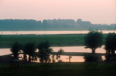 Abendstimmung am Rhein